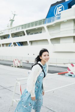 两根紫黑肿胀隔着一层薄膜